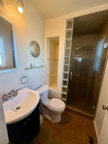 3313 Colonial Dr, Modesto, CA 95350