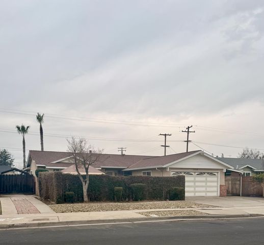 3313 Colonial Dr, Modesto, CA 95350
