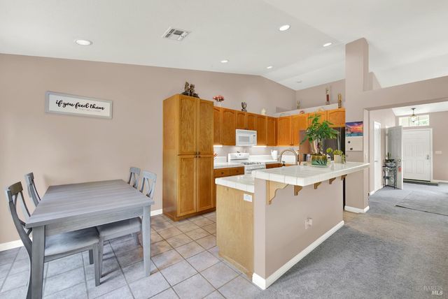 921 Topaz Cir, Vacaville, CA 95687