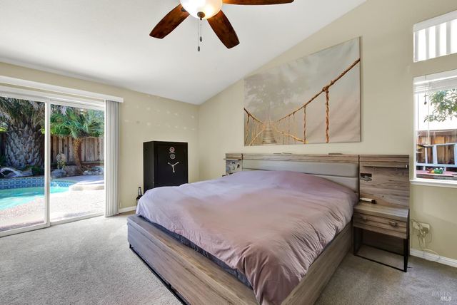 921 Topaz Cir, Vacaville, CA 95687