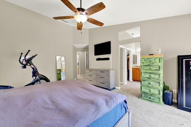 921 Topaz Cir, Vacaville, CA 95687