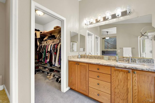 921 Topaz Cir, Vacaville, CA 95687