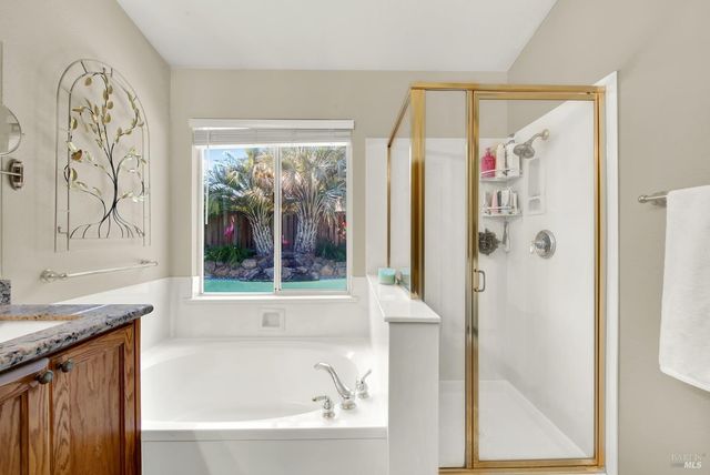 921 Topaz Cir, Vacaville, CA 95687