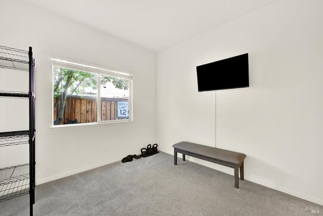 921 Topaz Cir, Vacaville, CA 95687