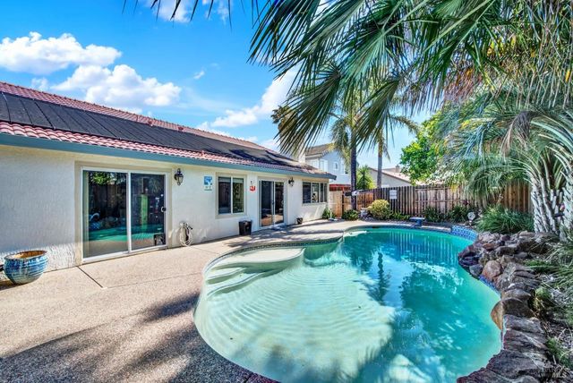 921 Topaz Cir, Vacaville, CA 95687