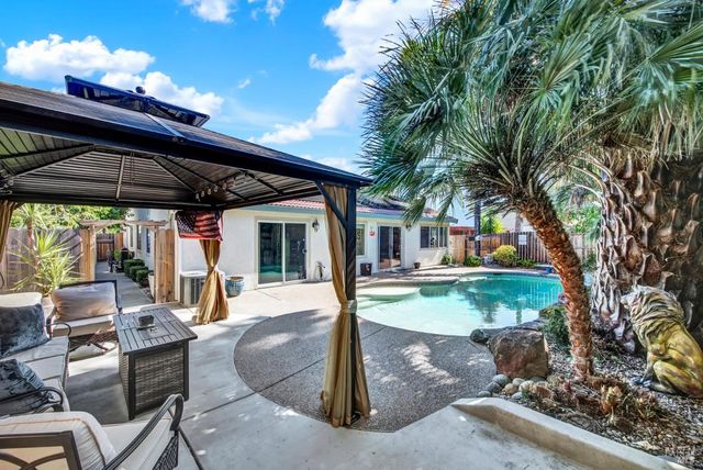 921 Topaz Cir, Vacaville, CA 95687