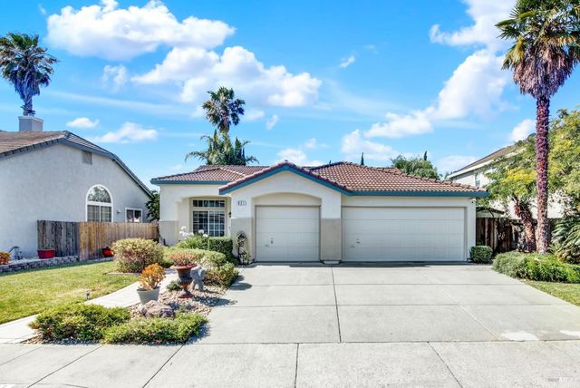 921 Topaz Cir, Vacaville, CA 95687