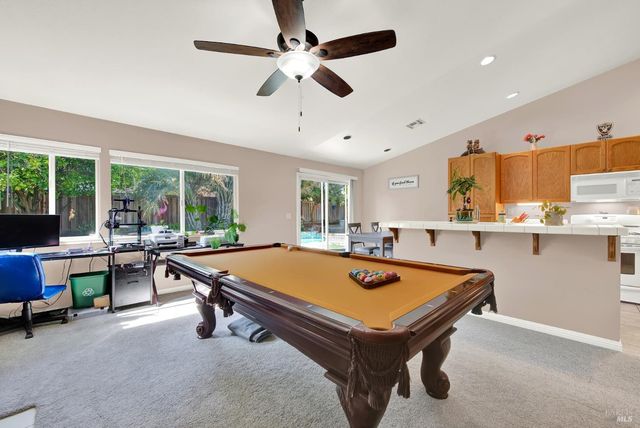 921 Topaz Cir, Vacaville, CA 95687