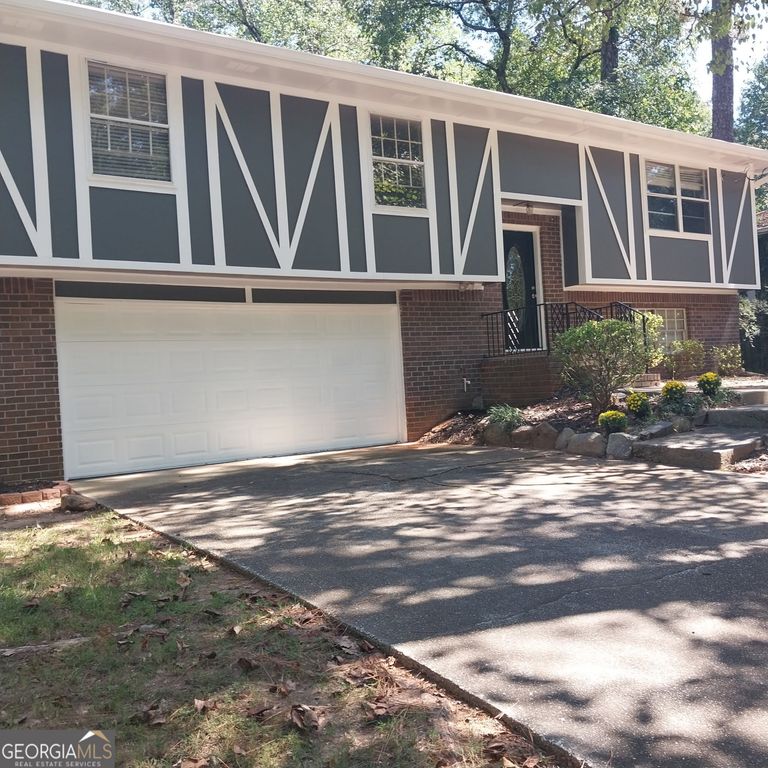 401 Pineburr Lane, Stone Mountain, GA 30087 — exterior