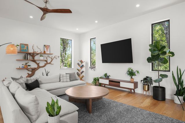 3005 S 4th ST 1, Austin, TX 78704