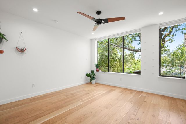 3005 S 4th ST 1, Austin, TX 78704