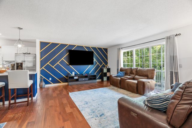 8195 Darcy Lane, Inver Grove Heights, MN 55076