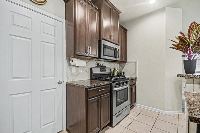 6523 Macroom Meadows Lane, Houston, TX 77048