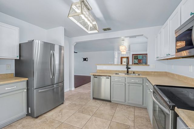 7831 Saddle Run, Selma, TX 78154