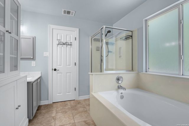 7831 Saddle Run, Selma, TX 78154