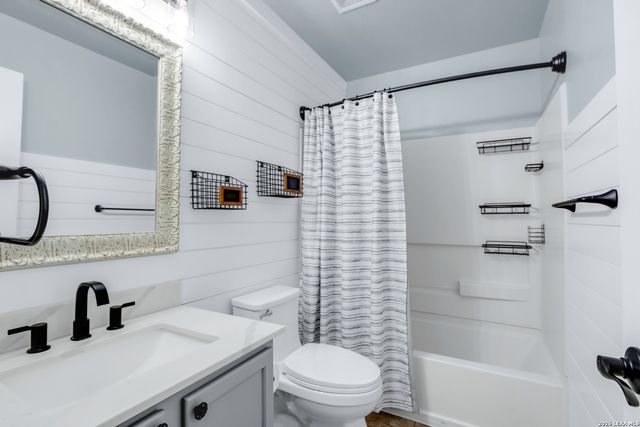 7831 Saddle Run, Selma, TX 78154