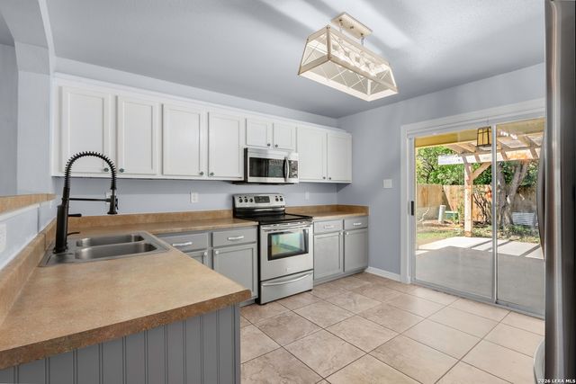 7831 Saddle Run, Selma, TX 78154