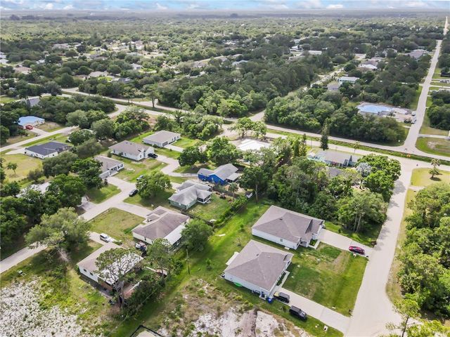 9335 103rd Avenue, Vero Beach, FL 32967