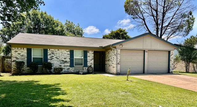 702 Meadowview Drive, Mansfield, TX 76063