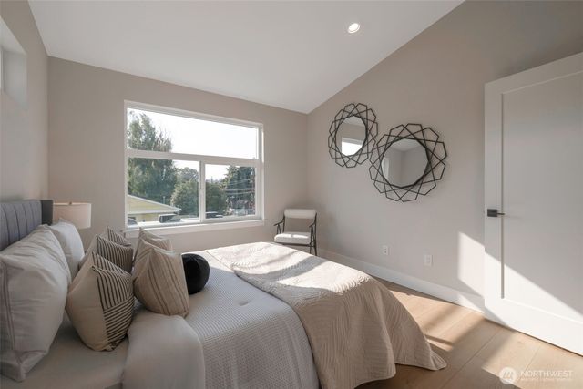 1605 SW Kenyon Street, Seattle, WA 98106