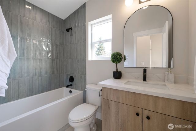 1605 SW Kenyon Street, Seattle, WA 98106