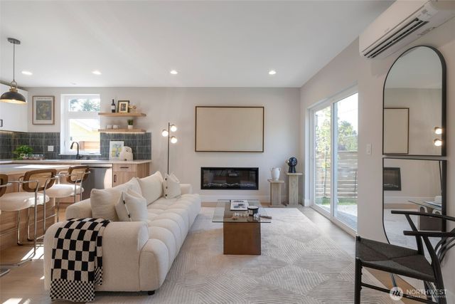 1605 SW Kenyon Street, Seattle, WA 98106