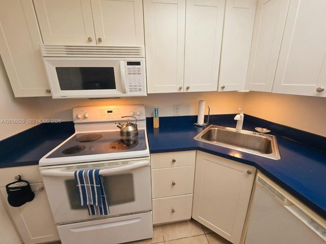 800 W Ave 722 722, Miami Beach, FL 33139