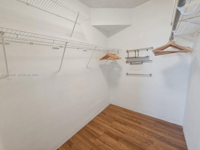 800 W Ave 722 722, Miami Beach, FL 33139
