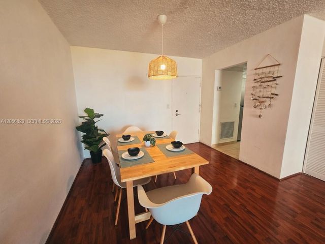 800 W Ave 722 722, Miami Beach, FL 33139