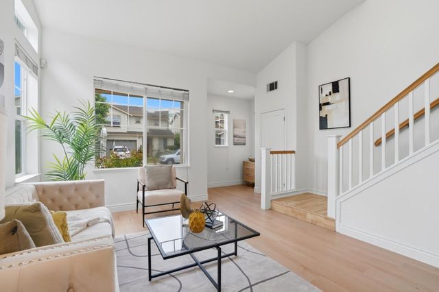 909 Baines Street, East Palo Alto, CA 94303