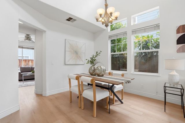 909 Baines Street, East Palo Alto, CA 94303