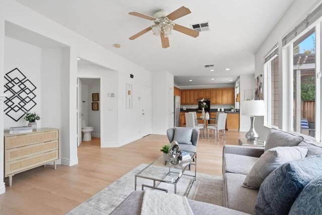 909 Baines Street, East Palo Alto, CA 94303