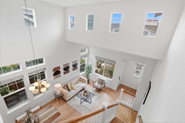 909 Baines Street, East Palo Alto, CA 94303