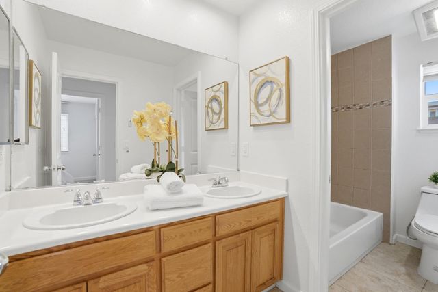 909 Baines Street, East Palo Alto, CA 94303