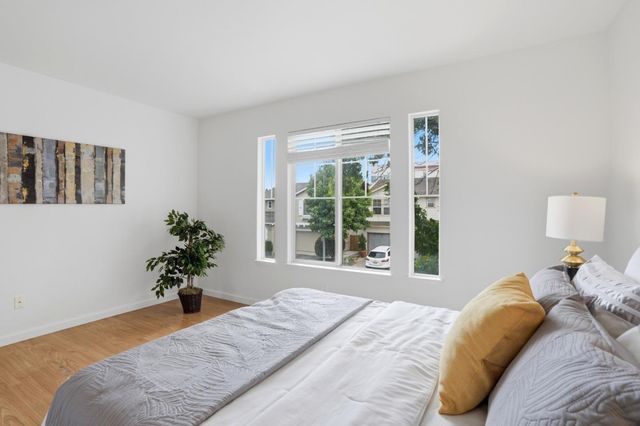 909 Baines Street, East Palo Alto, CA 94303