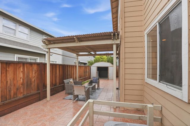 909 Baines Street, East Palo Alto, CA 94303
