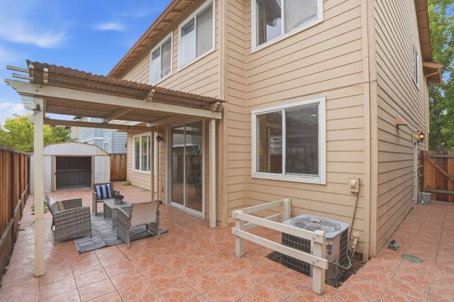 909 Baines Street, East Palo Alto, CA 94303