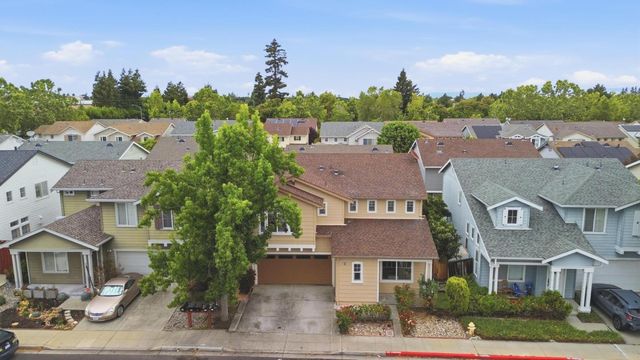 909 Baines Street, East Palo Alto, CA 94303