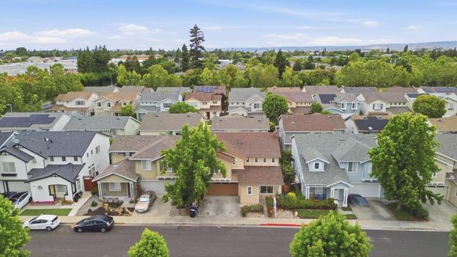 909 Baines Street, East Palo Alto, CA 94303