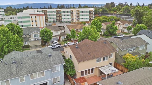 909 Baines Street, East Palo Alto, CA 94303
