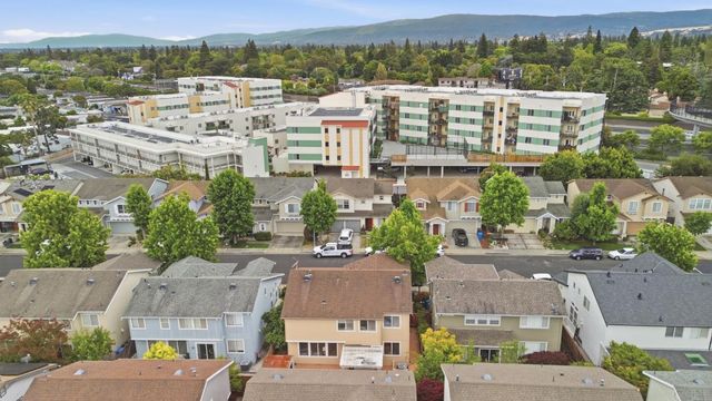 909 Baines Street, East Palo Alto, CA 94303
