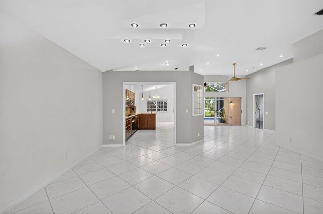 7558 Ironbridge Circle, Delray Beach, FL 33446