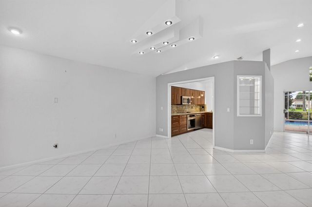 7558 Ironbridge Circle, Delray Beach, FL 33446