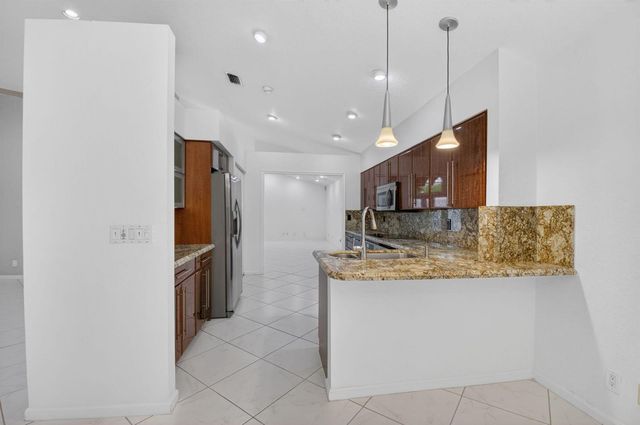 7558 Ironbridge Circle, Delray Beach, FL 33446