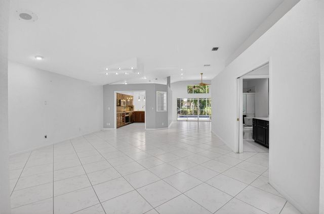 7558 Ironbridge Circle, Delray Beach, FL 33446