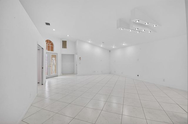7558 Ironbridge Circle, Delray Beach, FL 33446