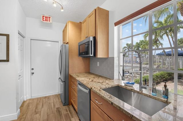 7558 Ironbridge Circle, Delray Beach, FL 33446