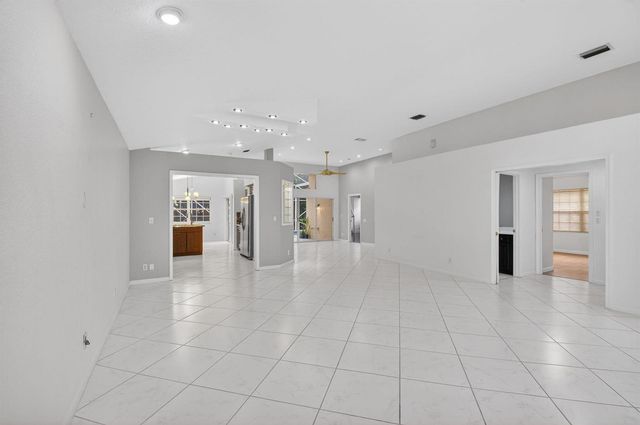 7558 Ironbridge Circle, Delray Beach, FL 33446