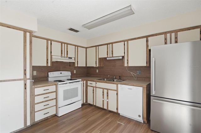 910 BIG TREE ROAD 202, South Daytona, FL 32119