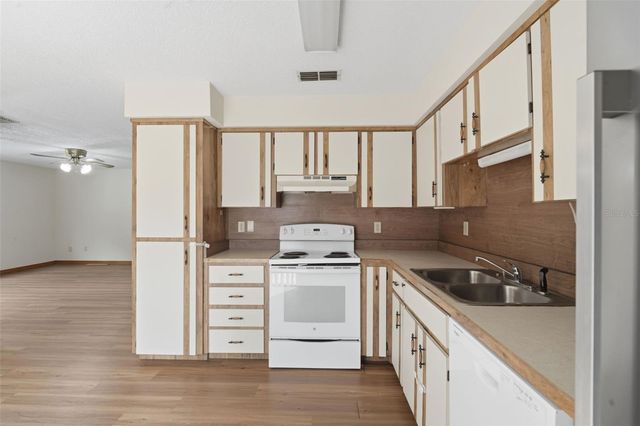 910 BIG TREE ROAD 202, South Daytona, FL 32119